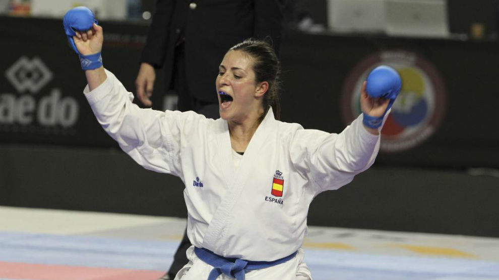 La policía Laura Palacio galardonada por su carrera deportiva