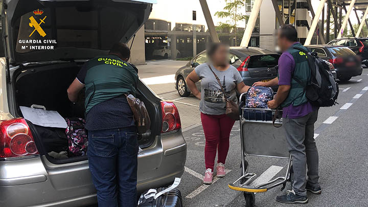 La Guardia Civil desmantela un grupo dedicado a la trata de seres humanos para el cuidado de ancianos y dependientes