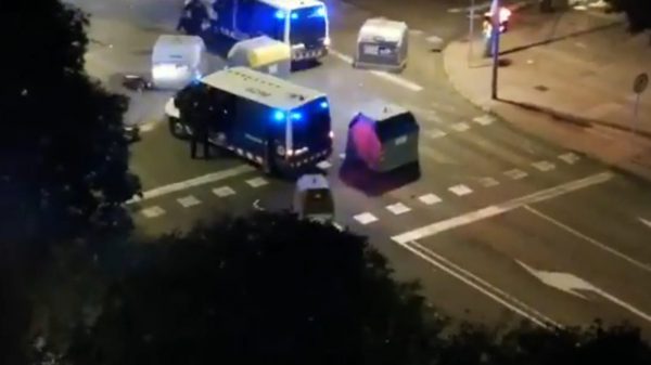Condenado a 3 años y medio de prisión al independentista que golpeó a dos mossos