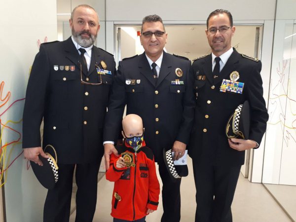 Policías locales crean la campaña Escudos Solidarios y reúnen 300.000€ para la lucha del cáncer infantil
