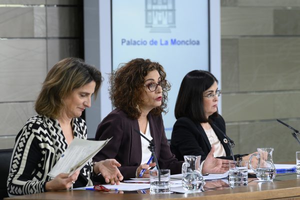 Montero, los mítines y la escena del sofá