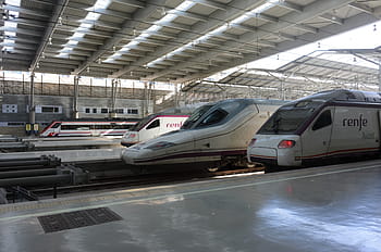 Tres policías heridos al ser agredidos por varios jóvenes de origen marroquí en la estación de Atocha