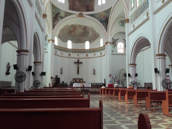 Un Juzgado absuelve a un acusado de desobediencia por estar permitido ir a la iglesia y comprar en cualquier supermercado