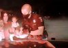 policía salva bebé atragantamiento