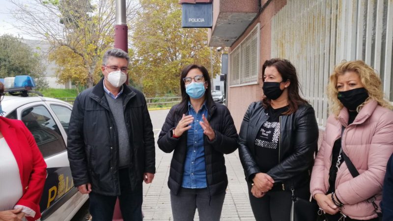 VIDEO| Ana Belén Vázquez se persona en Redondela defendiendo su comisaría de la Policía Nacional