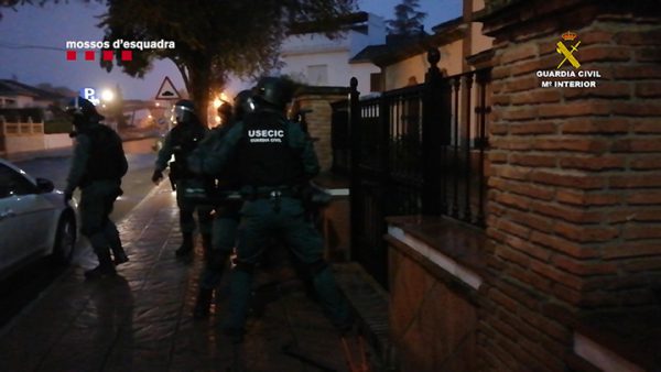 Detenidos dos hombres vinculados a la supremacía blanca que querían financiar grupos armados