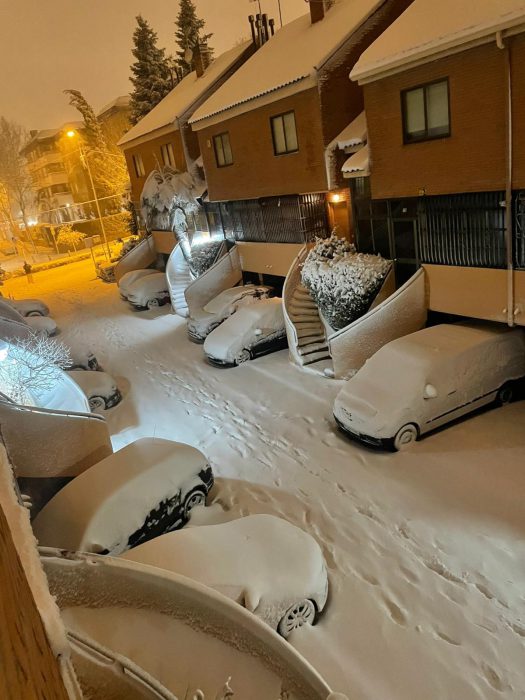 “Salvajada” con críticas al Gobierno: ola de frío de Filomena y sube el precio de la luz nevada madrid