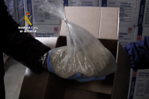 Vídeo| Vendían material sanitario de protección y enviaban bolsas de arena