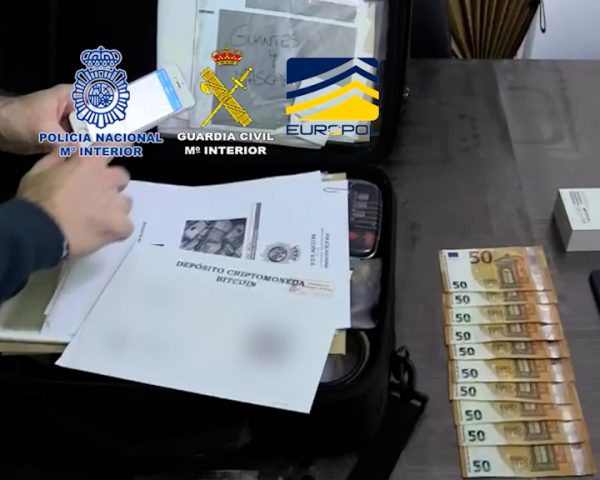Detenidas 37 personas pertenecientes a una organización criminal dedicada a la introducción de billetes falsos de 500 euros