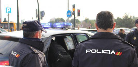 detenido coche policia nacional patrulla