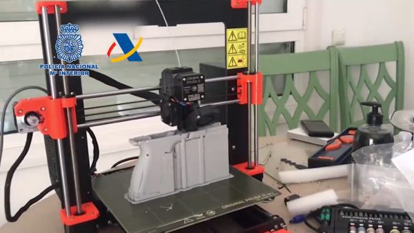 Desmantelado el primer taller ilegal de impresión de armas 3D en España