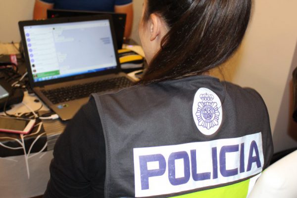 La Policía Nacional alerta de la estafa en la compra de electrodomésticos por internet