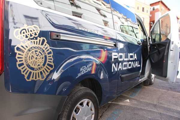 Radiopatrullas rescatan a una menor de 15 años secuestrada y amordazada en Carabanchel