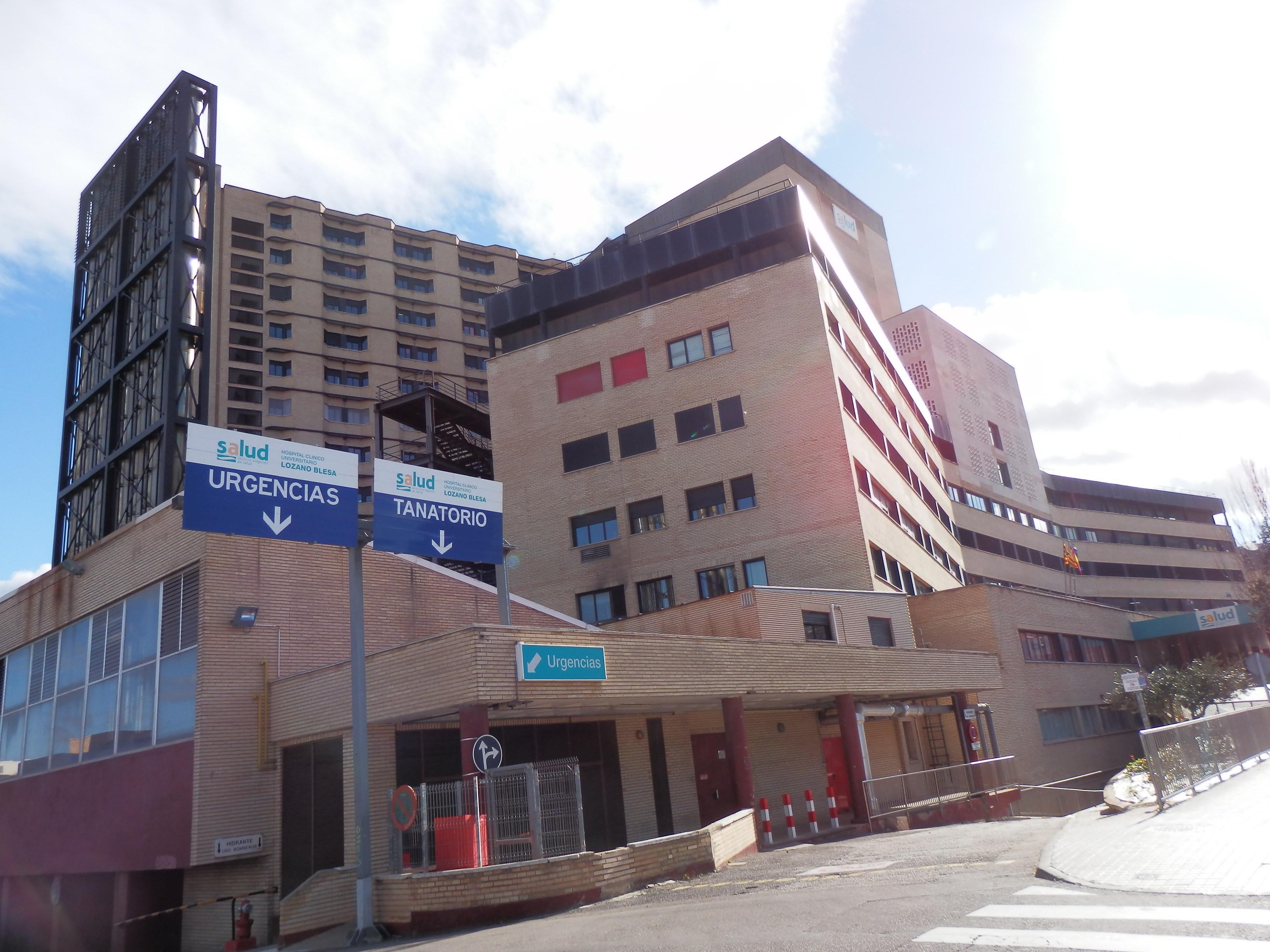 Análisis prisión provisional: el militar que recibió una paliza por defender a una joven, sigue en la UCI mientras sus agresores fueron puestos en libertad Hospital_Clinico_Lozano_Blesa_Zaragoza_1