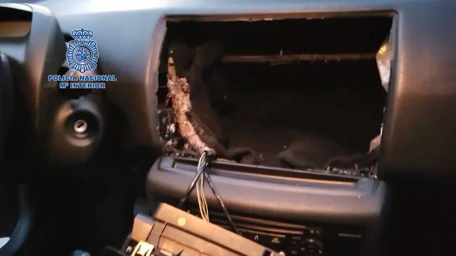 Desarticulada en Torrevieja un grupo dedicado a la distribución de cocaína en vehículos “caleteados” caleta-coche-droga-h50
