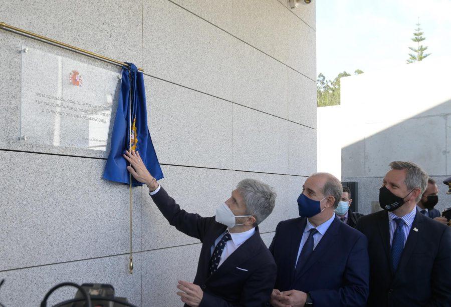 Grande-Marlaska inaugura la nueva comisaría de Ribeira: “la inversión en infraestructuras de seguridad garantiza el bienestar de todos” marlaska_ministro_ribeira_