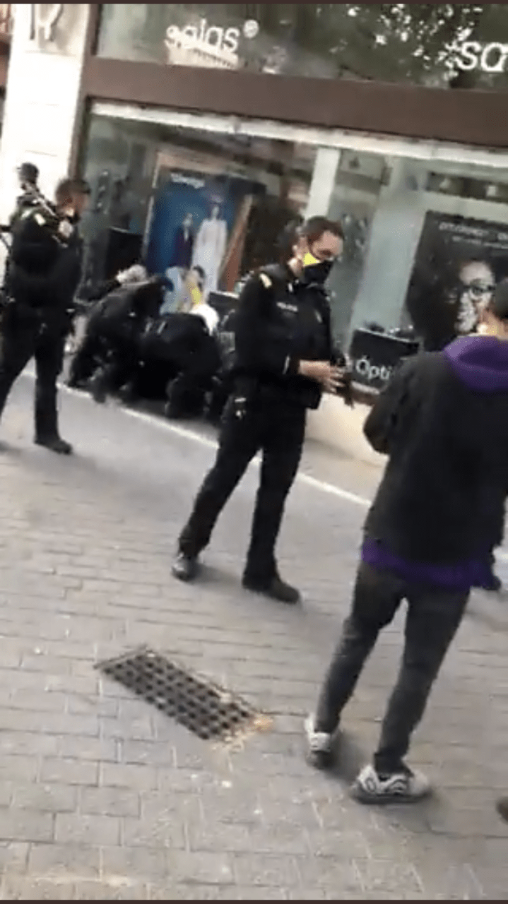 Vídeo| Dos detenidos por boicotear una procesión de Semana Santa