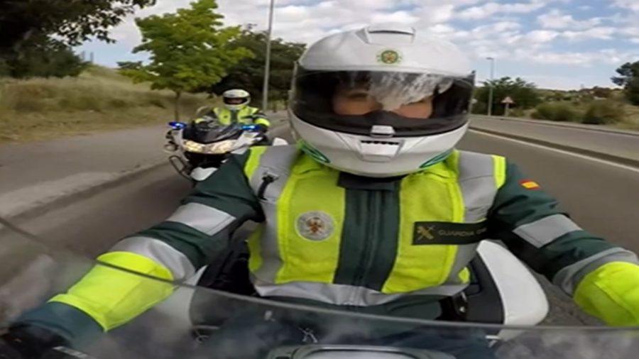 mujer-guardia-civil-moto-h50