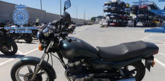 La Policía Nacional detiene al presunto autor de 27 robos de teléfonos móviles por el método del tirón a bordo de una motocicleta