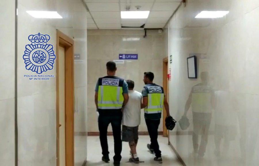 La Policía Nacional detiene a un pedófilo acusado de abusar de dos menores a las que pedía fotos y videos sexuales