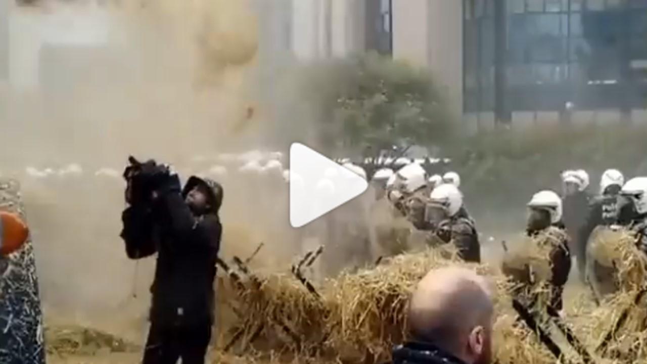 agricultores-lanzan-estiercol-policia-paises-bajos-h50