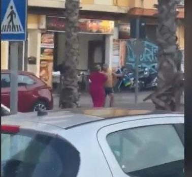 Amenaza a los miembros de una familia rival con un machete de grandes dimensiones en Mussamagrell