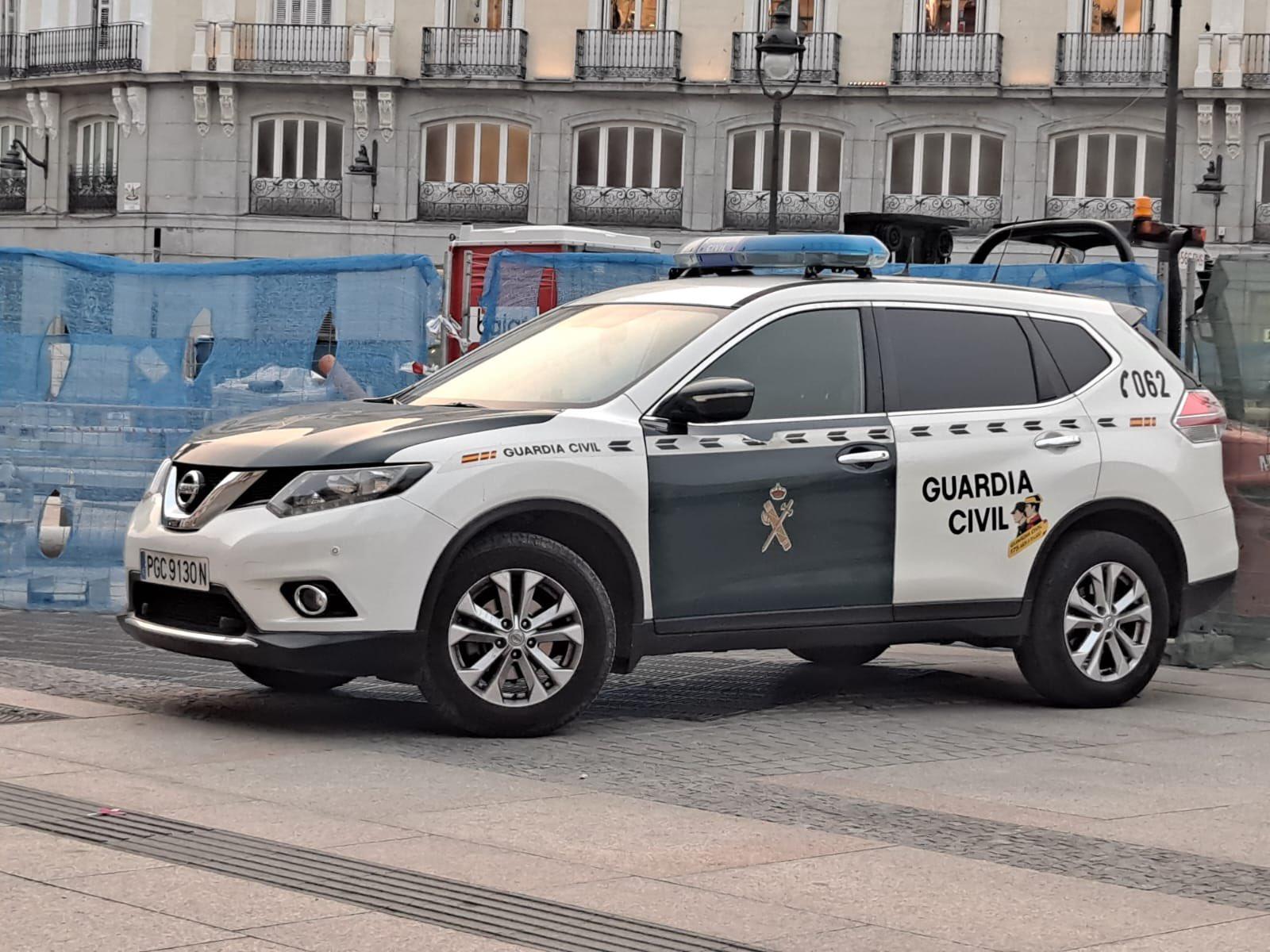 Dos guardias civiles neutralizan a un delincuente que les atacó con un cuchillo disparando a las piernas