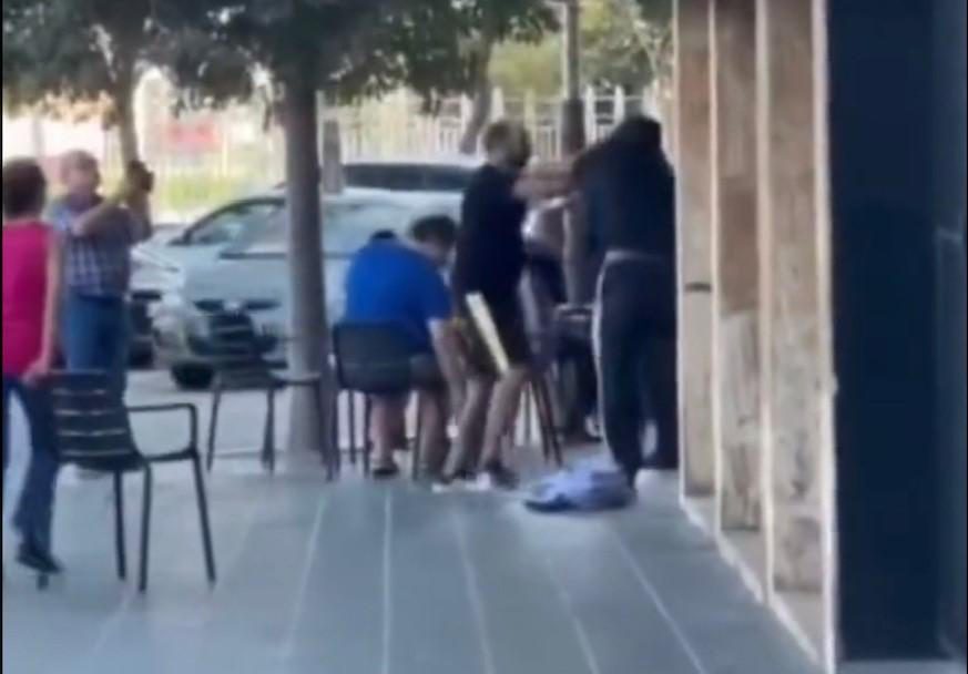Vídeo| Una pelea en Tarragona acaba con un hombre entre la vida y la muerte