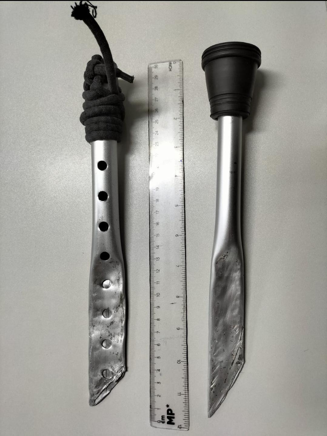 Muestra de “pinchos carcelarios” y armas de fabricación casera utilizados para atacar, extorsionar o matar en las prisiones españolas