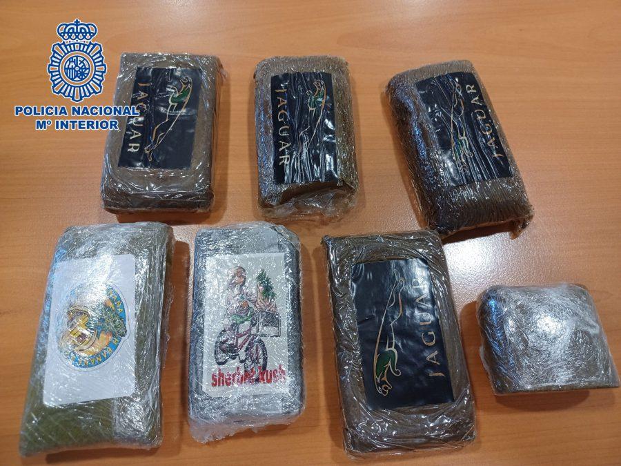La Policía Nacional desactiva un punto de venta de hachís en Alcalá de Henares