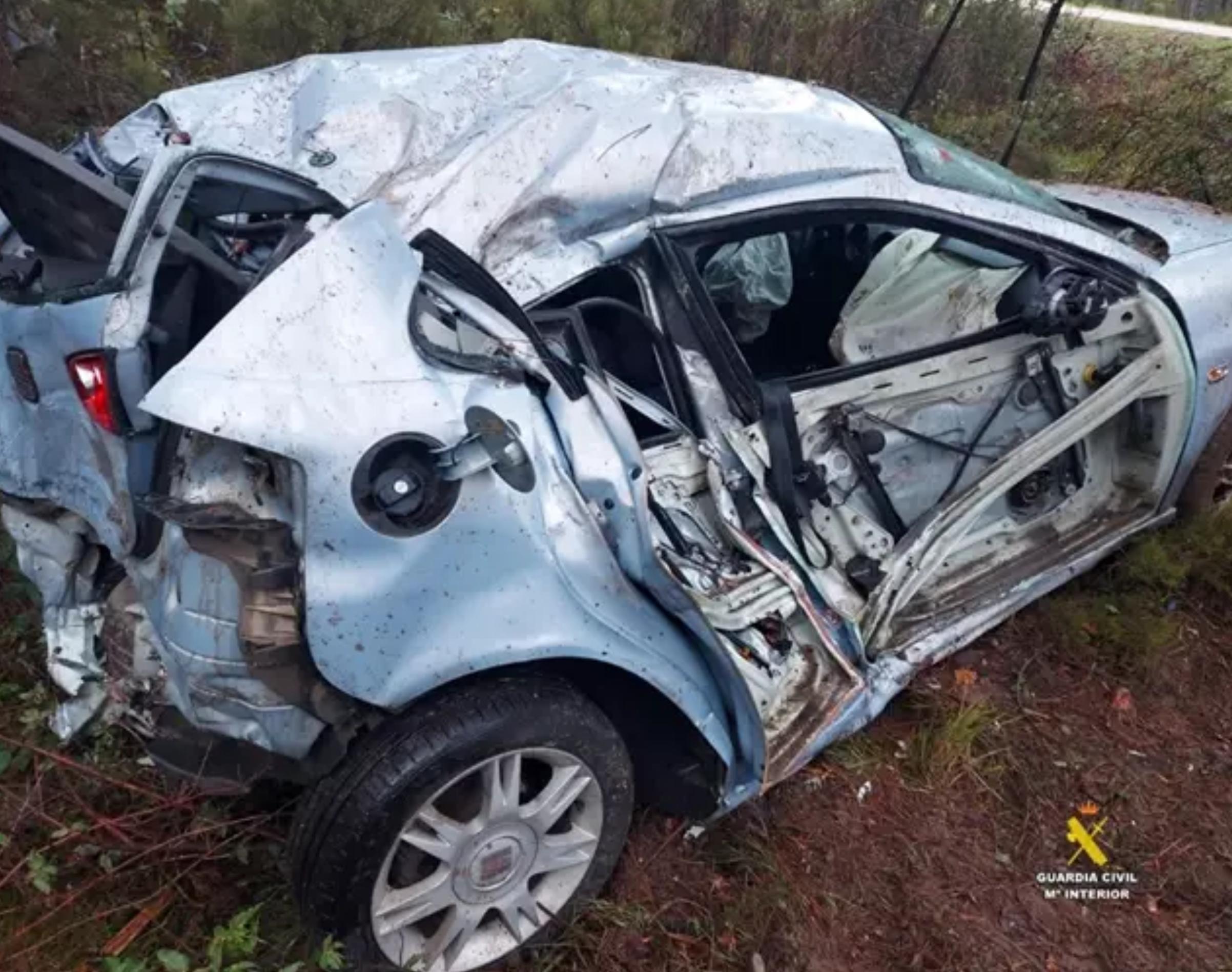 Conductor sin puntos en el carnet resulta herido al descarrilar en Soria