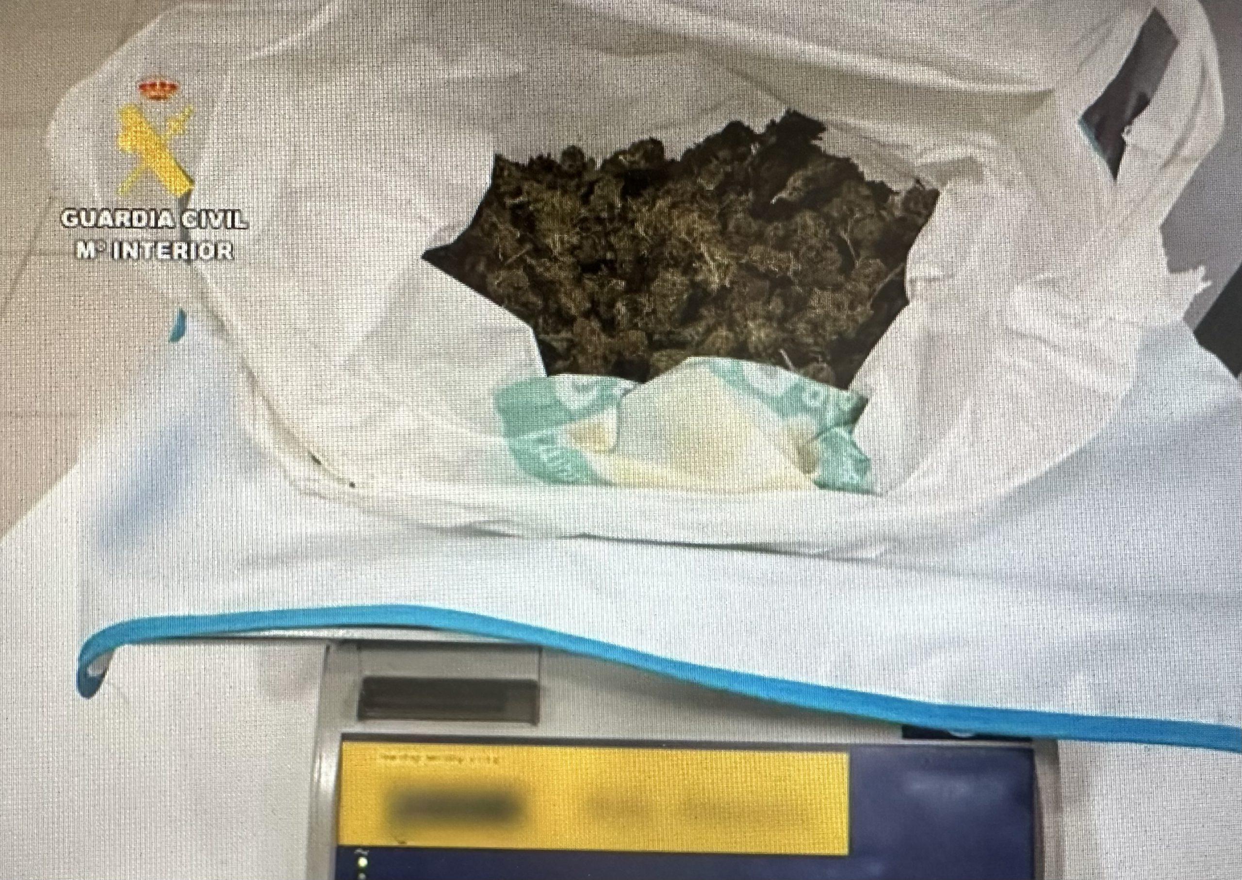 Detenido un individuo de Villarrobledo con 275 gramos de marihuana en la mochila