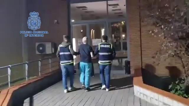 La Policía Nacional detiene en Alicante a un fugitivo británico reclamado por el asesinato de su pareja en 1990