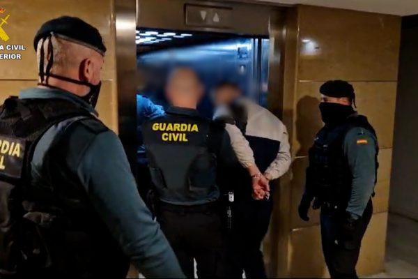Detenidas 34 personas por extorsionar a sus víctimas a través de plataformas de citas en línea con contenido sexual