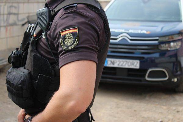 Dos mujeres torturan a un anciano en Málaga para sustraerle la pensión