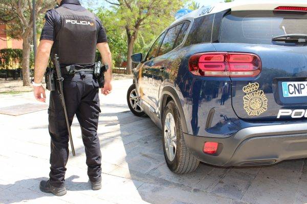 La Policía Nacional detiene al hombre que destrozó varias sepulturas en el cementerio de San Fernando