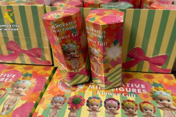 Incautados más de 7.000 muñecos de una conocida marca valorados en 150.000 euros en Badalona