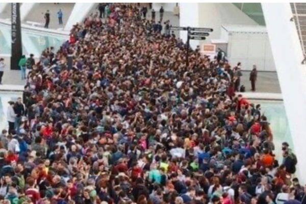 Un público enfervorizado. Aplaudamos profesionalmente