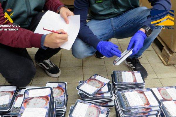 Desarticulada una organización criminal dedicada al comercio internacional de anguila europea precocinada