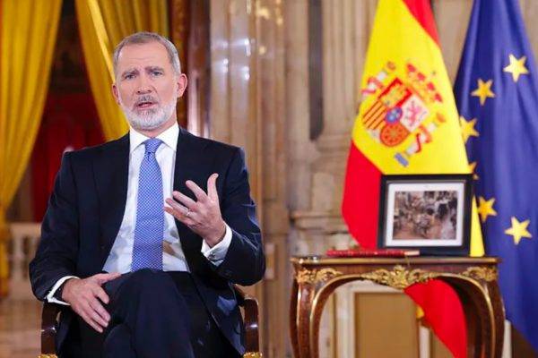 El Rey recuerda a todos los que ayudaron en la desgracia de la DANA: voluntarios, vecinos, bomberos, FFCCS, FFAA…