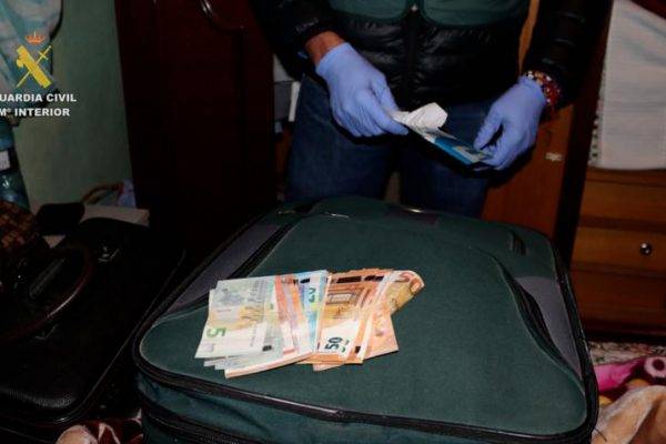 La Guardia Civil desarticula una organización que traficaba con inmigrantes marroquíes y los trasladaba desde Rumanía a España